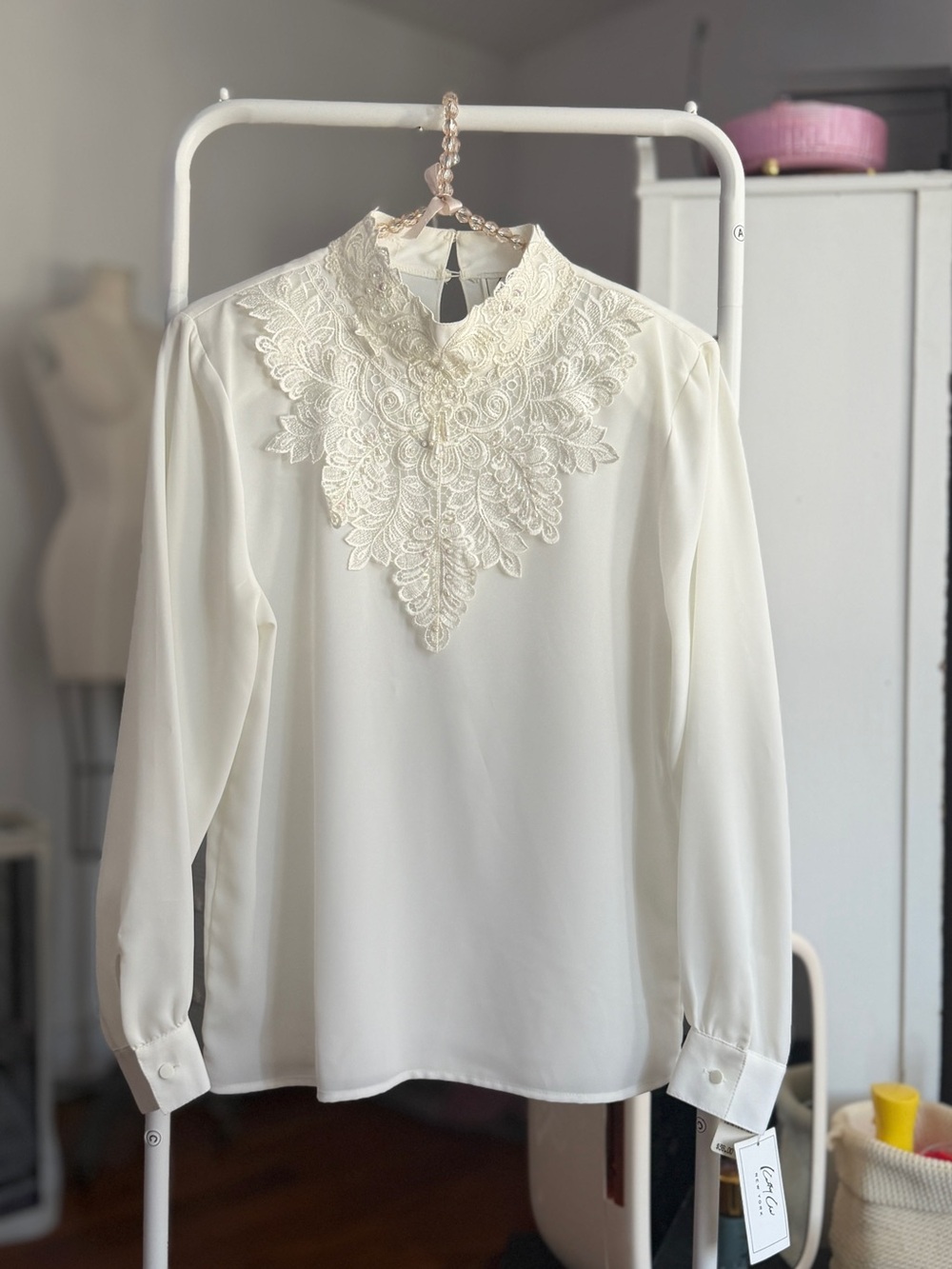 NOS Vintage 90s Kathy Che New York white long sleeve pearl & lace blouse